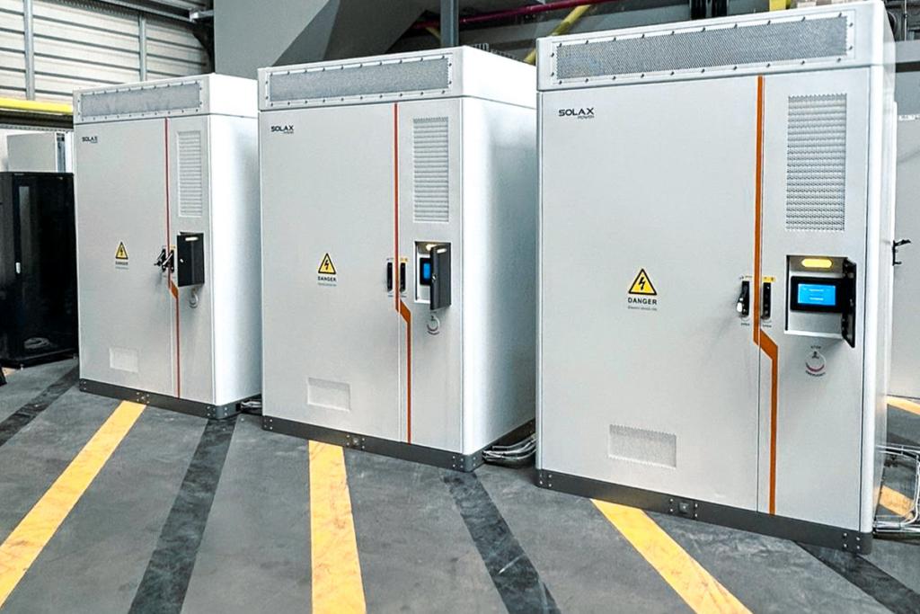 Battery energy storage cabinets